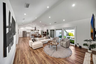 19841 Henshaw St in Los Angeles, CA - Building Photo - Building Photo