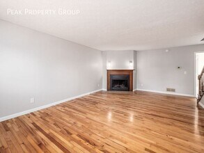2015 Queensgate Ln in Columbus, OH - Building Photo - Building Photo