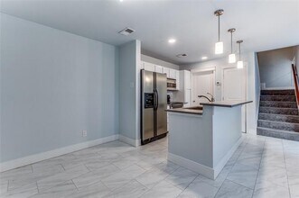 3935 Buena Vista St in Dallas, TX - Building Photo - Building Photo