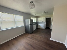 906 Lynn Ln in Copperas Cove, TX - Building Photo