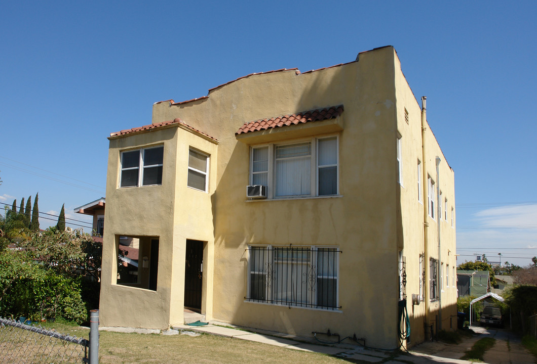 332 N Alexandria Ave in Los Angeles, CA - Building Photo