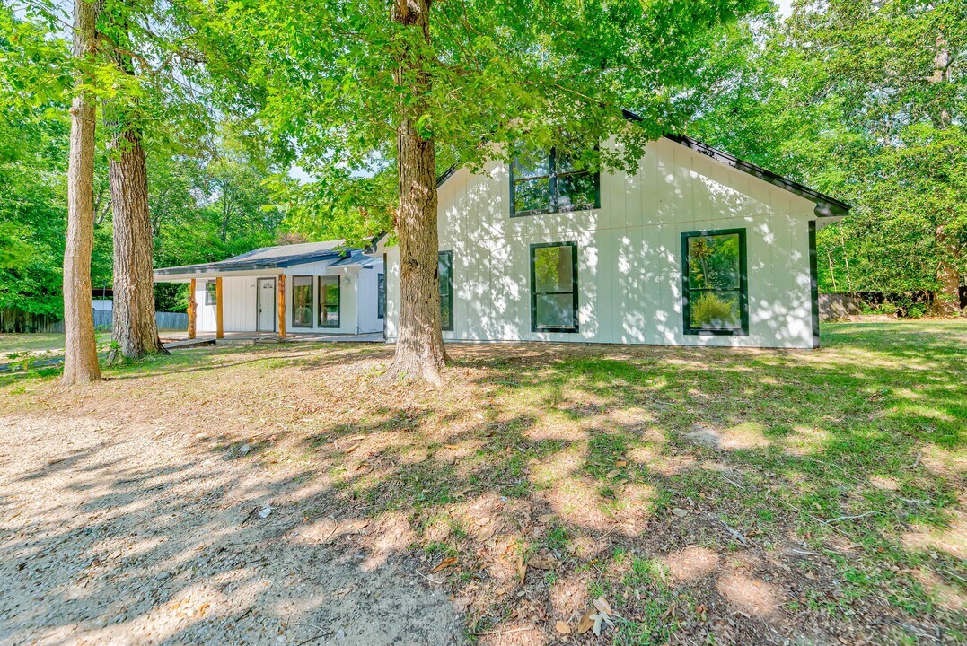528 27th St in Woodville, TX - Building Photo