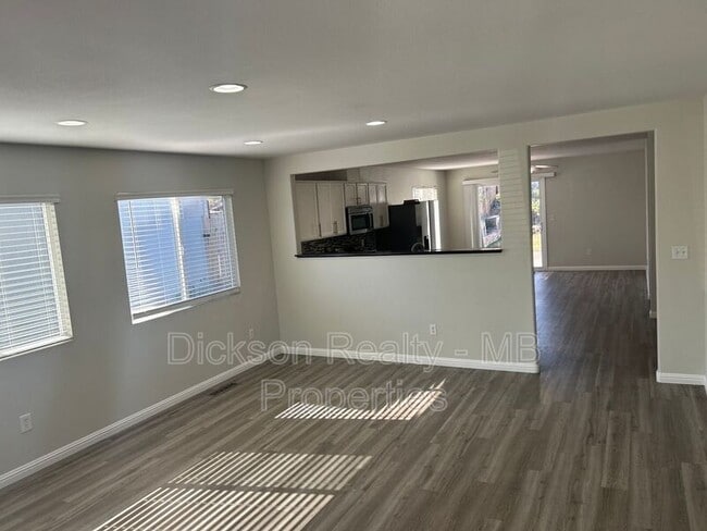 7760 Key Largo Dr in Reno, NV - Building Photo - Building Photo