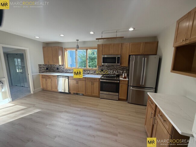 48 Shannon St, Unit 2 in Boston, MA - Foto de edificio - Building Photo