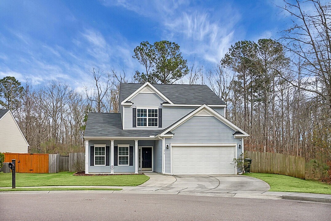 270 Urbano Ln in Goose Creek, SC - Foto de edificio