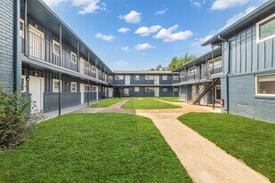 4706 Yellowstone Blvd in Houston, TX - Building Photo