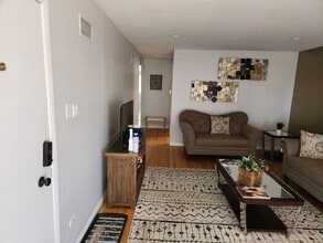 368 Luella Ave, Unit 2 in Calumet City, IL - Building Photo - Building Photo