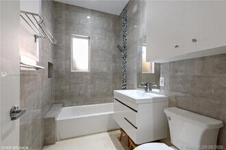 761 Lakeview Dr in Miami Beach, FL - Building Photo - Building Photo