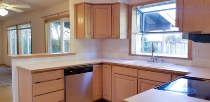 5208 43rd Ct SE in Lacey, WA - Building Photo - Building Photo