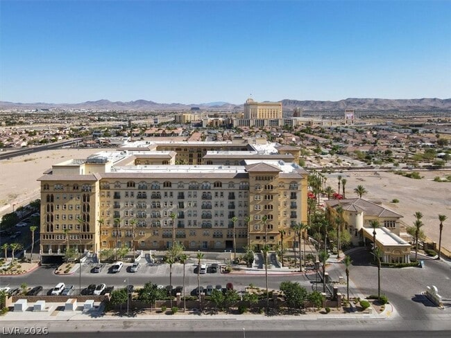 2405 W Serene Ave in Las Vegas, NV - Building Photo - Building Photo