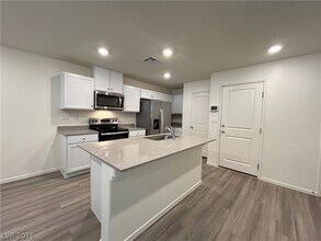 6916 Ashton Rdg St in Las Vegas, NV - Building Photo - Building Photo