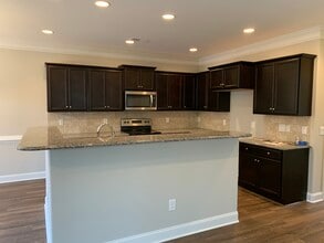 820 Silver Leaf Dr in Winston-Salem, NC - Building Photo - Building Photo