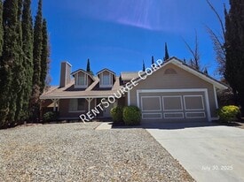 1304 Kings Rd in Palmdale, CA - Building Photo