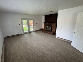 2208 Walnut St in Cedar Falls, IA - Building Photo - Building Photo