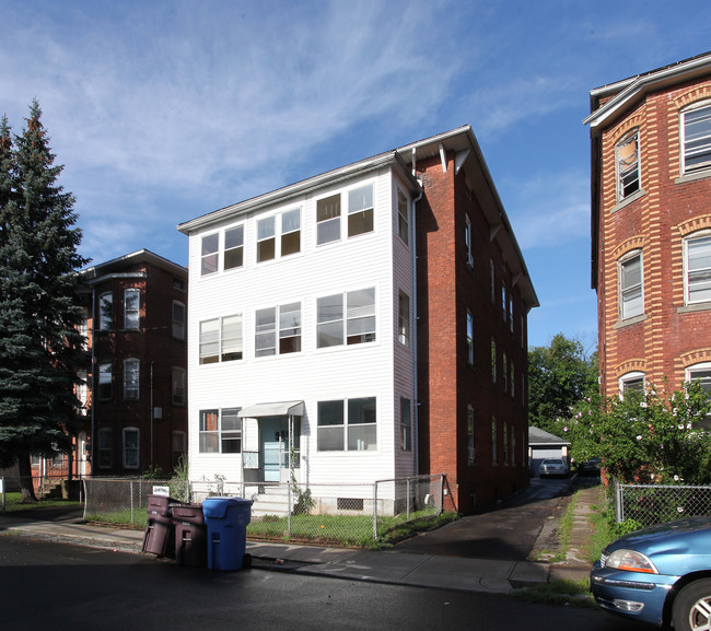 266 High St in New Britain, CT - Foto de edificio - Building Photo