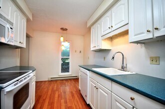99 Mallard Dr, Unit 99 Mallared in Avon, CT - Building Photo - Building Photo