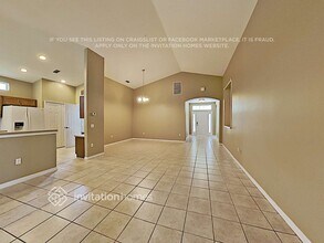 6506 Blue Grosbeak Cir in Lakewood Ranch, FL - Building Photo - Building Photo