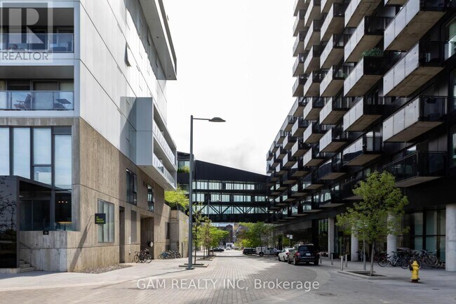 32-1032 Trolley Cres in Toronto, ON - Building Photo - Building Photo