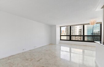 360 E Randolph St, Unit #3105 in Chicago, IL - Foto de edificio - Building Photo