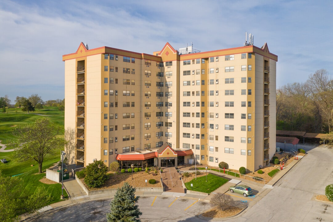 Victory Hills in Kansas City, KS - Building Photo