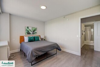 305 Dr. M.L.K. Jr St S, Unit 501 in St. Petersburg, FL - Foto de edificio - Building Photo