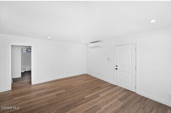 399 Erbes Rd in Thousand Oaks, CA - Building Photo - Building Photo