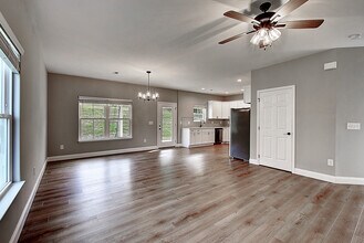 556 Catalina Ct in Jonesborough, TN - Building Photo - Building Photo