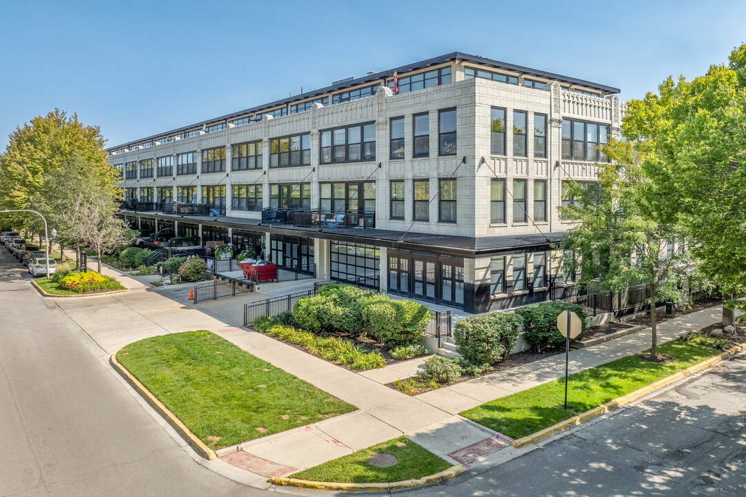 University Commons III in Chicago, IL - Building Photo