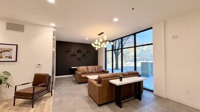 Osborne Terraces in Winnipeg, MB - Building Photo - Building Photo