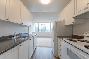 Highview Glen in London, ON - Building Photo