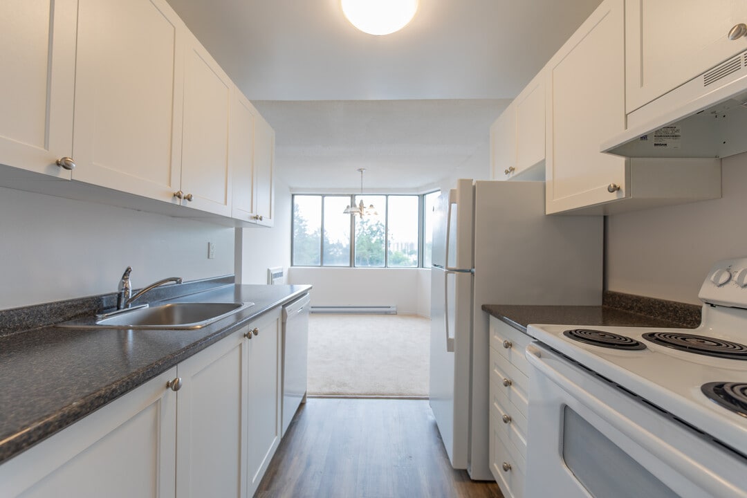 Highview Glen in London, ON - Building Photo