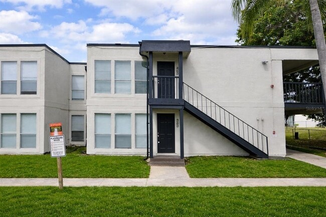 5004 Castile Pl in Tampa, FL - Building Photo - Building Photo