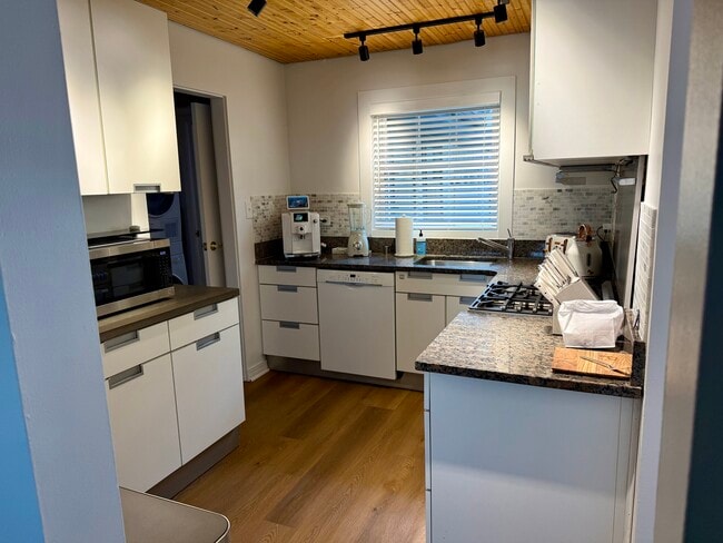 521 N Oak St in Hinsdale, IL - Building Photo - Building Photo