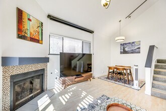 1735 Spyglass Dr, Unit SI ID1386028P in Austin, TX - Foto de edificio - Building Photo