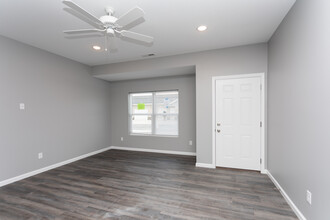 Evard Place - Utilities Included! in Fort Wayne, IN - Foto de edificio - Interior Photo