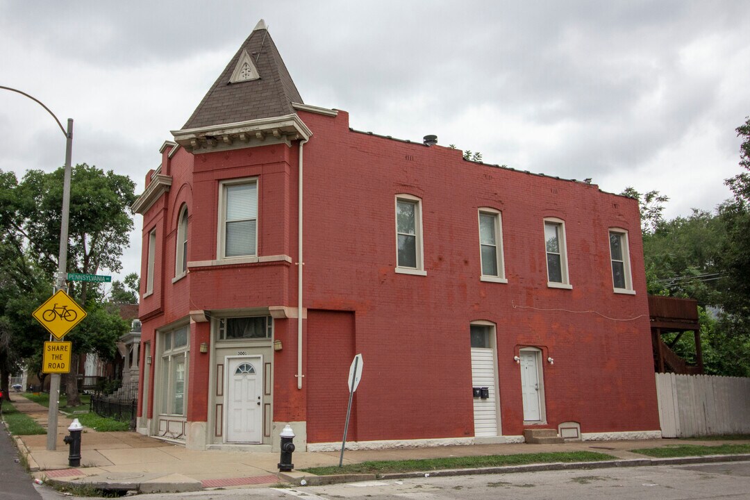 3001 Chippewa St, Unit 3001 - 1F in St. Louis, MO - Building Photo