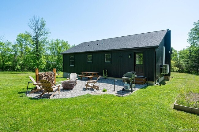 18 Burnt Meadows Rd in Gardiner, NY - Building Photo - Building Photo