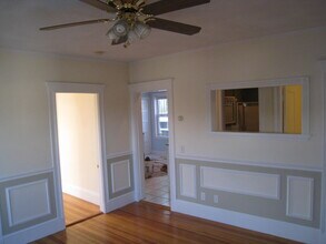 18 Bigelow St, Unit 3 in Boston, MA - Foto de edificio - Building Photo