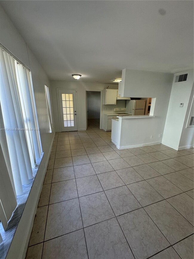 8733 NW 39th St, Unit 8733 in Sunrise, FL - Building Photo - Building Photo