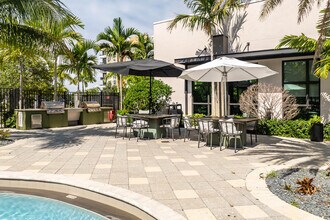 The Pomelo in Miami Gardens, FL - Foto de edificio - Building Photo