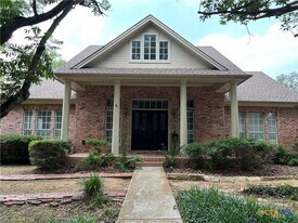 742 W San Antonio St in San Marcos, TX - Building Photo