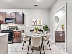 White Oak Apartments in North Little Rock, AR - Building Photo - Building Photo