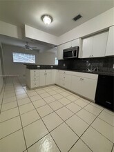 250 Fernwood Rd in Key Biscayne, FL - Building Photo - Building Photo