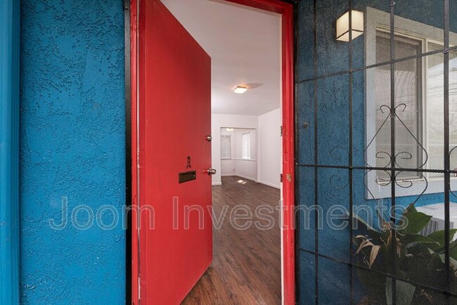 818 Mayflower Ave in Monrovia, CA - Building Photo - Building Photo