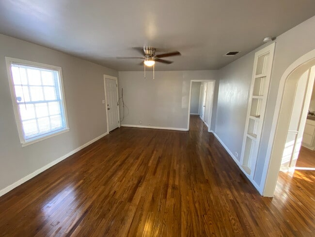 2405 22nd St in Lubbock, TX - Foto de edificio - Building Photo