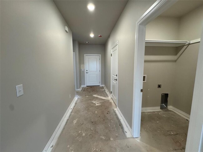 6820 Labelle Dr in Warr Acres, OK - Building Photo - Building Photo