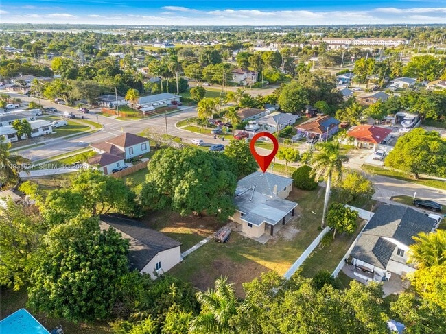 559 NW 2nd St in Florida City, FL - Building Photo - Building Photo