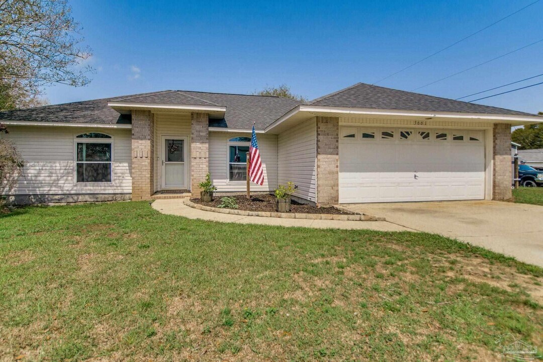 3661 London Rd in Navarre, FL - Building Photo