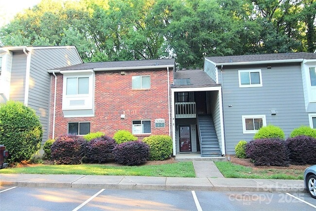 3200 Heathstead Place, Unit G in Charlotte, NC - Building Photo - Building Photo