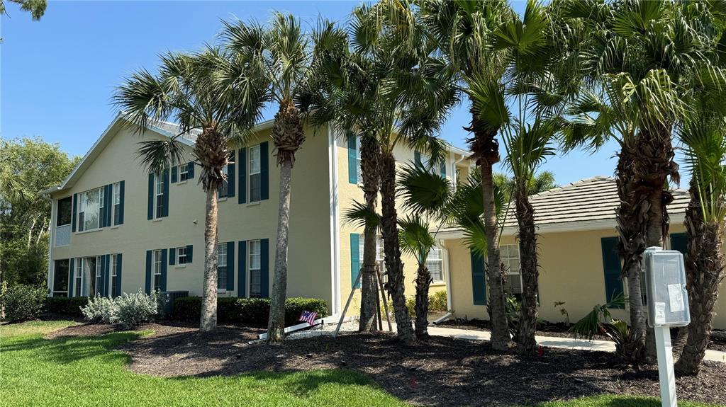 1714 Celtic Dr in Venice, FL - Foto de edificio